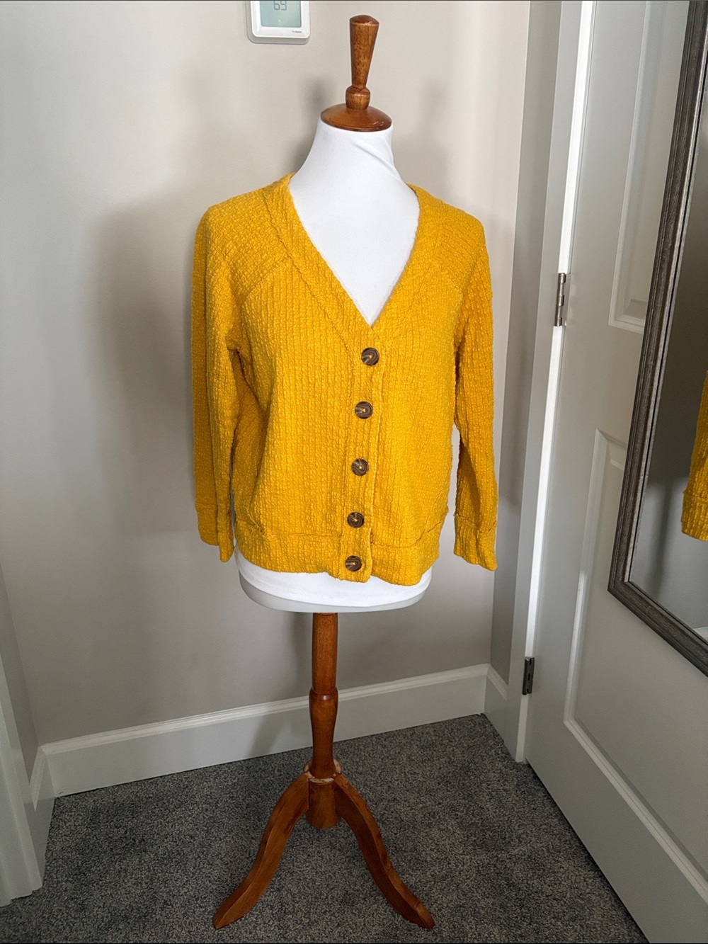 Two by Vince Camuto Mustard Yellow Button-Front V-Neck Cardigan